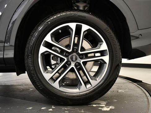 Certified 2025 Audi Q5 Premium w/ Convenience Package AWD/4WD image 14