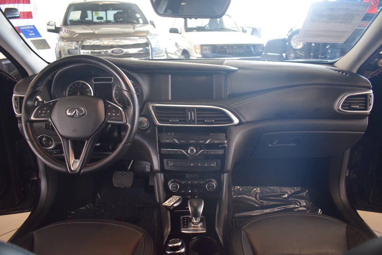 Used 2018 INFINITI QX30 Premium w/ Navigation Package AWD/4WD image 24