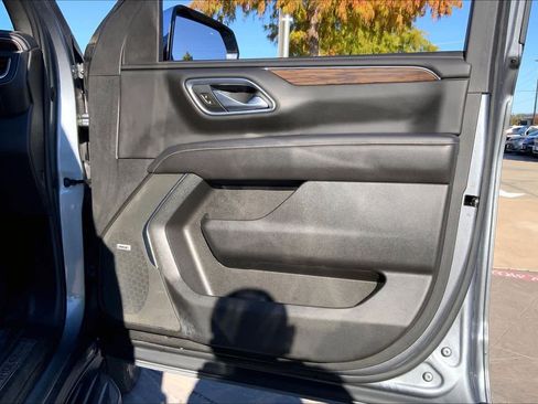 Used 2021 Chevrolet Tahoe Premier w/ Premium Package image 41