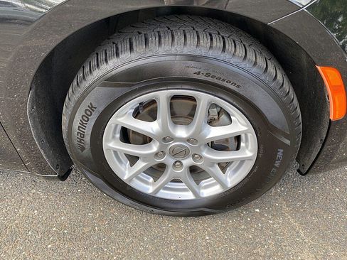 Used 2022 Chrysler Pacifica Touring-L FWD image 13
