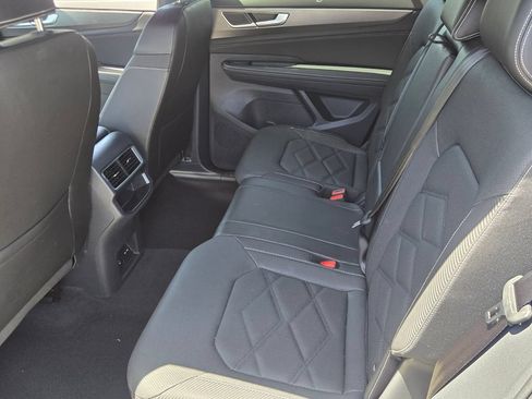 Certified 2024 Volkswagen Atlas Cross Sport SE FWD image 9
