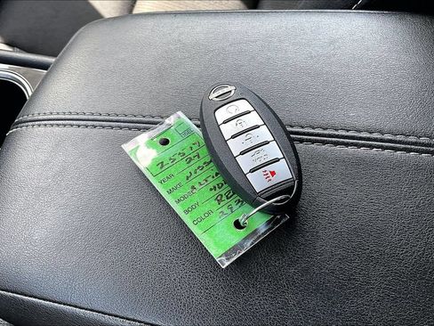 Used 2024 Nissan Altima 2.5 SV FWD image 12