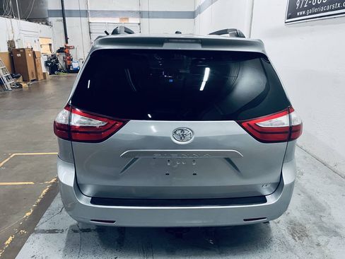 Used 2017 Toyota Sienna LE FWD image 10