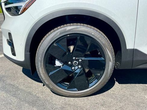 New 2026 Volvo XC40 B5 Ultra w/ Climate Package image 9