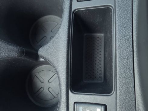 Used 2020 Nissan Rogue SV FWD image 25
