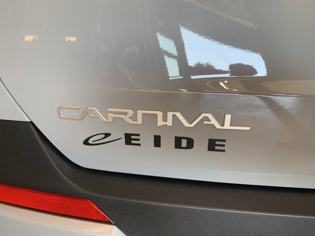 New 2027 Kia Carnival FWD image 13