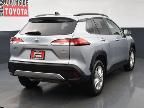 Used 2025 Toyota Corolla Cross LE AWD/4WD image 4