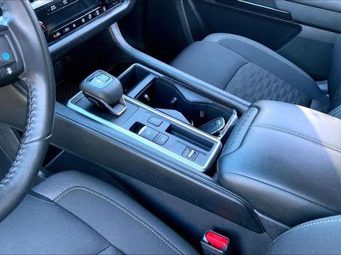 Used 2024 Nissan Pathfinder SV image 13