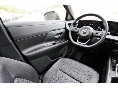 New 2026 Nissan Kicks SV w/ SV Premium Package image 6