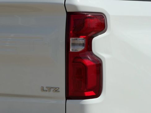 Used 2024 Chevrolet Silverado 1500 LTZ AWD/4WD image 13