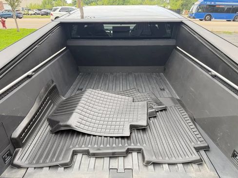 Used 2024 Tesla Cybertruck AWD Crew Cab image 20