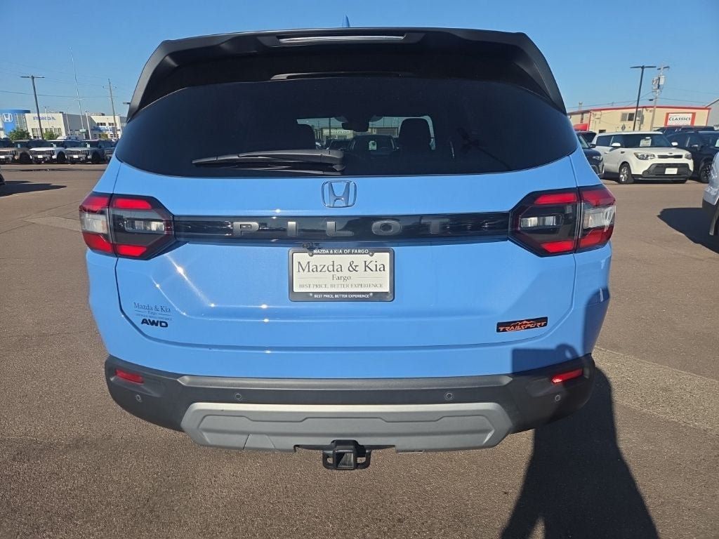Used 2025 Honda Pilot TrailSport image 6