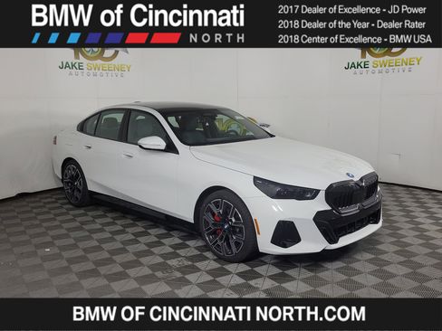 New 2026 BMW 550e xDrive AWD/4WD image 1