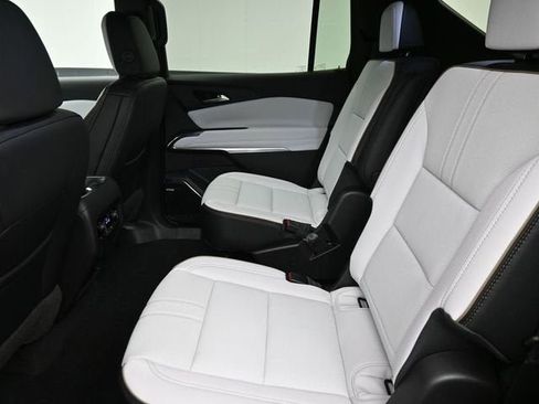 New 2026 Chevrolet Traverse High Country w/ LPO, Floor Liner Package FWD image 18