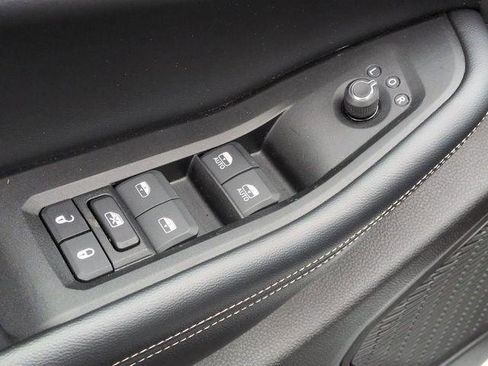 Certified 2024 Jeep Grand Cherokee L Altitude image 15