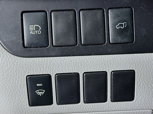 Used 2017 Toyota Highlander XLE image 17