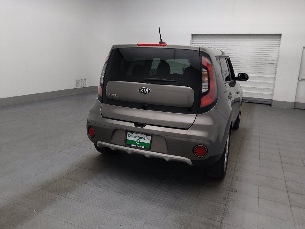 Used 2018 Kia Soul + FWD image 7