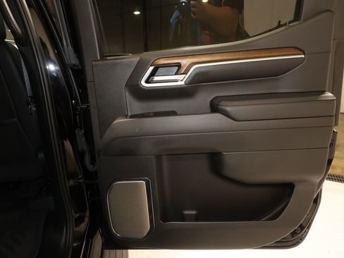 Used 2024 Chevrolet Silverado 1500 High Country AWD/4WD image 21