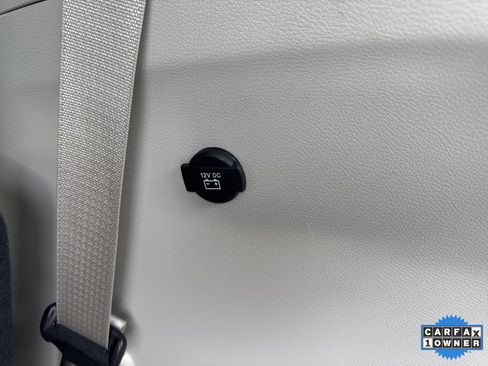 Used 2024 Chrysler Pacifica Touring-L image 15