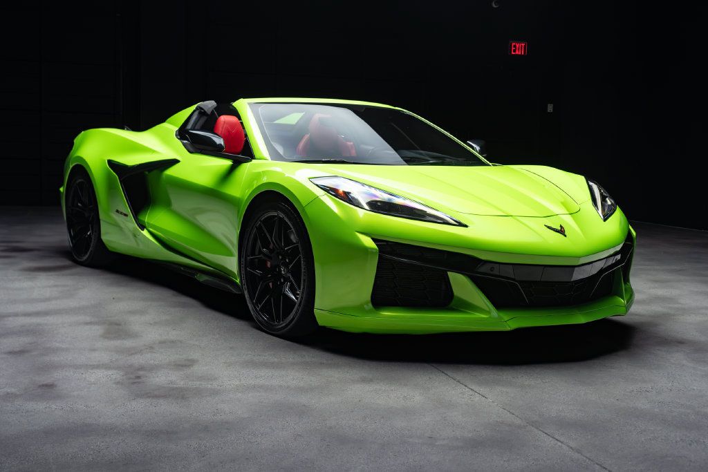 Used 2023 Chevrolet Corvette Z06 w/ Stealth Interior Trim Package RWD image 8