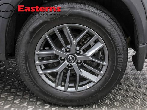 Used 2023 Nissan Rogue S image 44