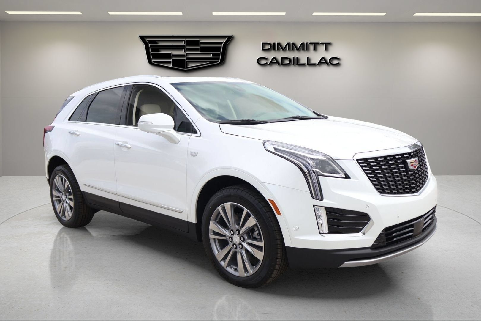 New 2026 Cadillac XT5 Premium Luxury w/ Driver Assist Package FWD image 3