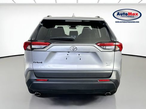 Used 2024 Toyota RAV4 XLE AWD/4WD image 7