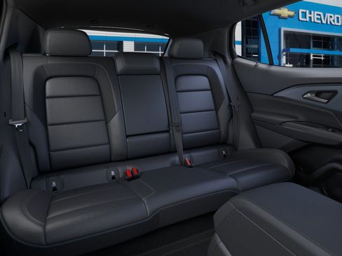 New 2025 Chevrolet Equinox EV LT image 17