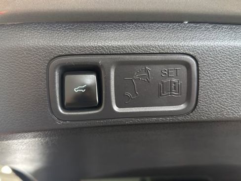 Used 2024 Ford Expedition Max XLT image 31