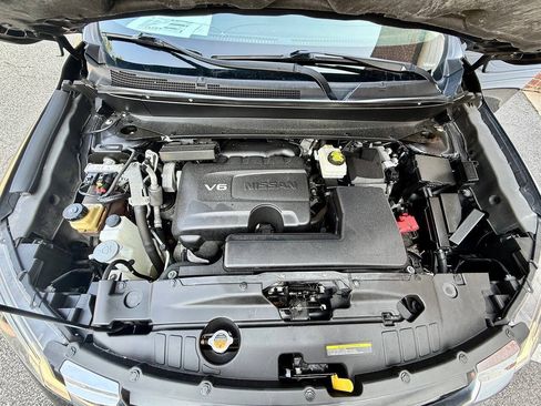 Used 2019 Nissan Pathfinder SV AWD/4WD image 18