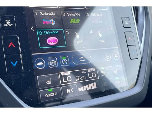 Used 2025 Subaru Forester Limited image 27