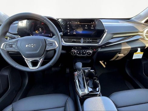 New 2026 Chevrolet Trax ACTIV w/ Sunroof Package FWD image 6