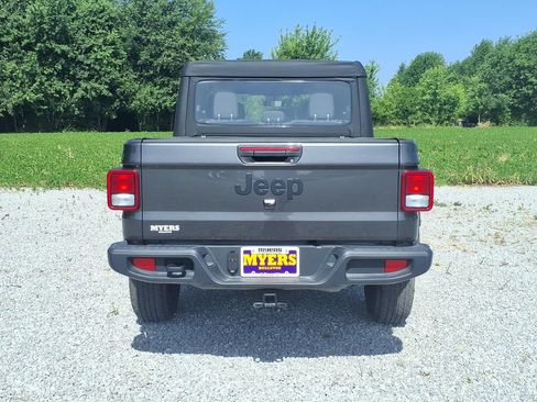 Used 2026 Jeep Gladiator Sport AWD/4WD image 10