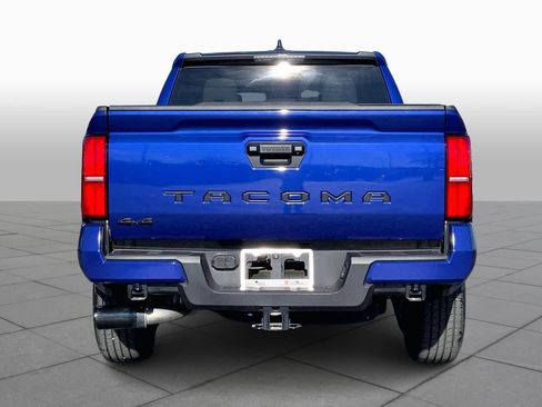 Used 2025 Toyota Tacoma SR5 image 5