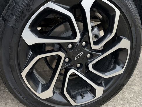 Used 2025 Chevrolet Trax RS image 11