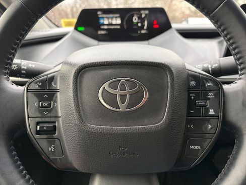 Used 2025 Toyota Prius LE image 25