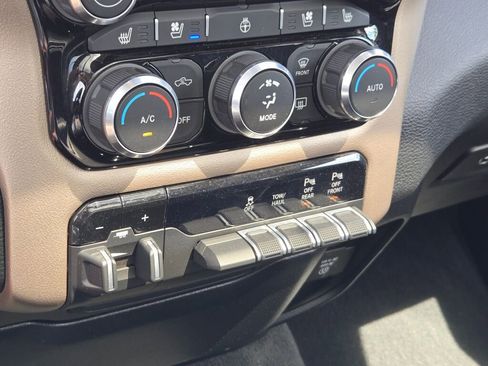 Used 2020 RAM 1500 Laramie AWD/4WD image 33