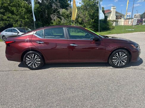 Used 2025 Nissan Altima 2.5 SV FWD image 6