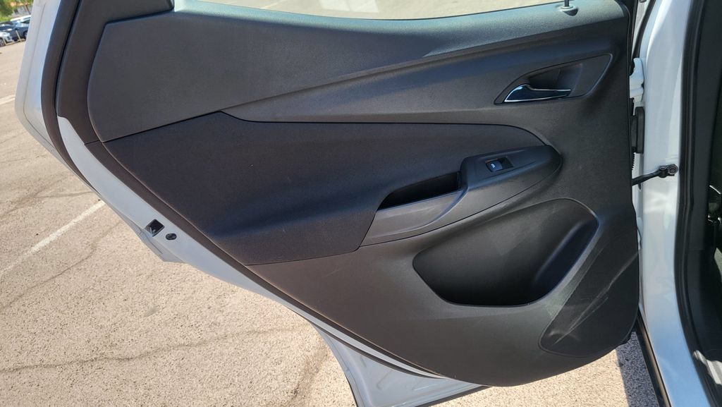 Used 2023 Chevrolet Bolt EUV LT FWD image 23