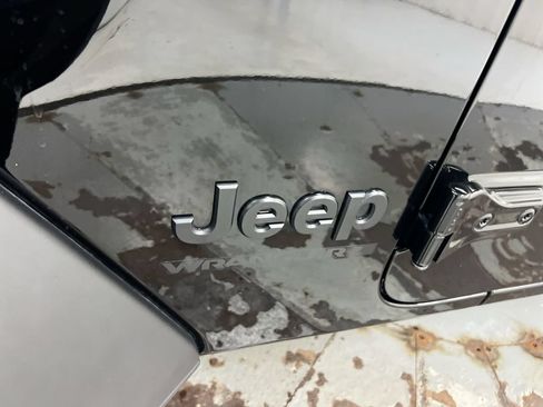 Used 2025 Jeep Wrangler Unlimited Sport AWD/4WD image 25