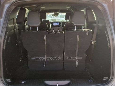 Used 2025 Chrysler Pacifica Select FWD image 13