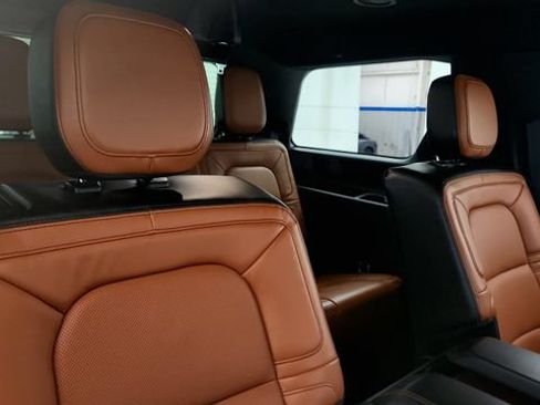 Used 2021 Lincoln Navigator Reserve AWD/4WD image 37