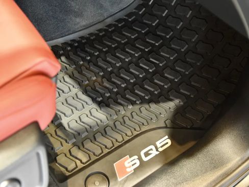 Used 2024 Audi SQ5 Premium Plus w/ S Sport Package AWD/4WD image 29