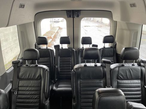 Used 2023 Ford Transit 350 XLT image 18