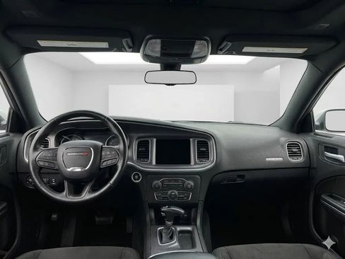Used 2020 Dodge Charger SXT image 5