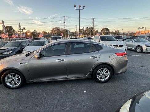 Used 2018 Kia Optima LX image 8