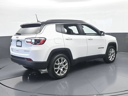 Used 2025 Jeep Compass Limited AWD/4WD image 6