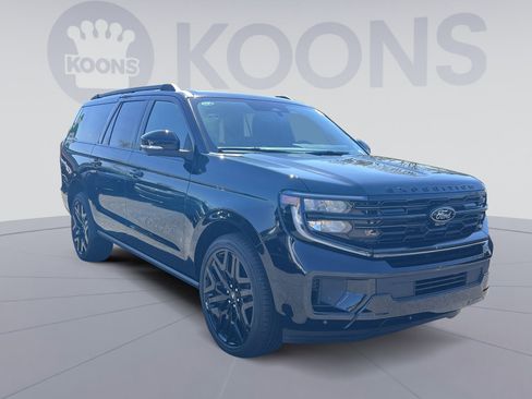 New 2026 Ford Expedition Max Platinum image 2