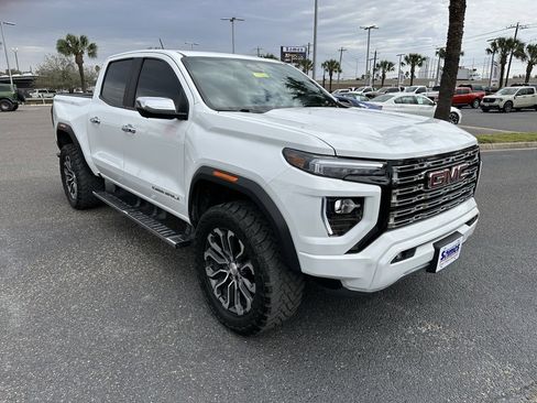 Used 2023 GMC Canyon Denali image 8