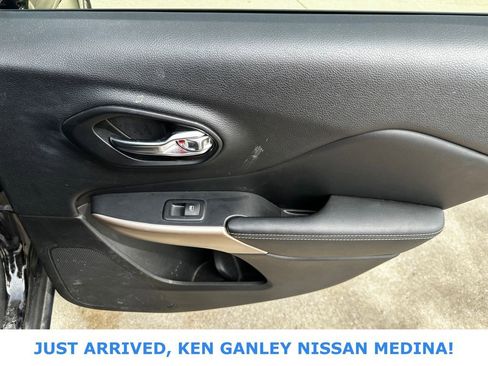 Used 2017 Jeep Cherokee High Altitude FWD image 20